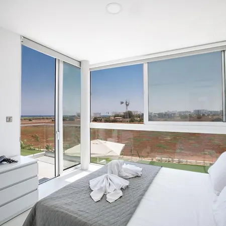 Manta Agrotikos - Stunning 3 Bedroom With Pool Villa Protaras