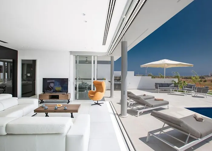 Manta Agrotikos - Stunning 3 Bedroom With Pool Protaras