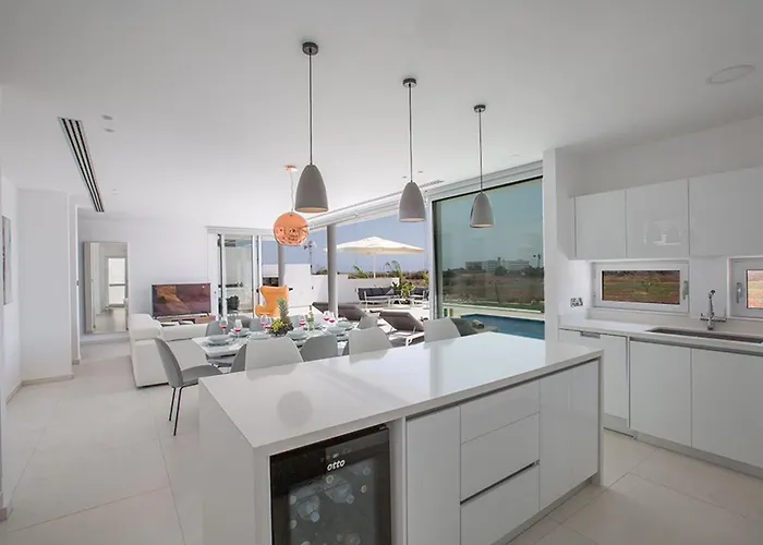 Vilă Manta Agrotikos - Stunning 3 Bedroom With Pool