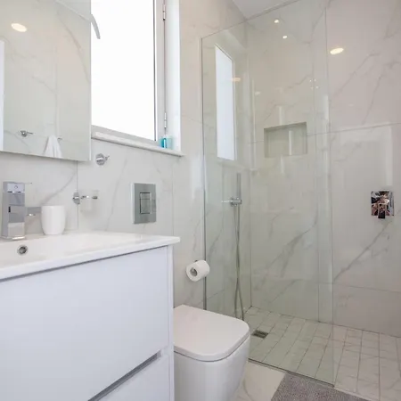 Manta Agrotikos - Stunning 3 Bedroom With Pool Protaras