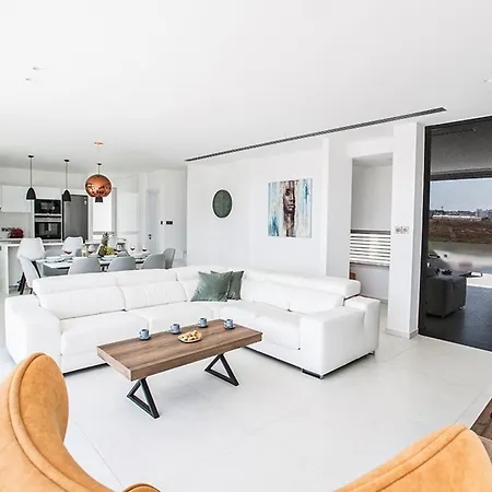 Manta Agrotikos - Stunning 3 Bedroom With Pool - Close To The *