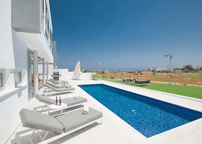 Manta Agrotikos - Stunning 3 Bedroom With Pool * Protaras